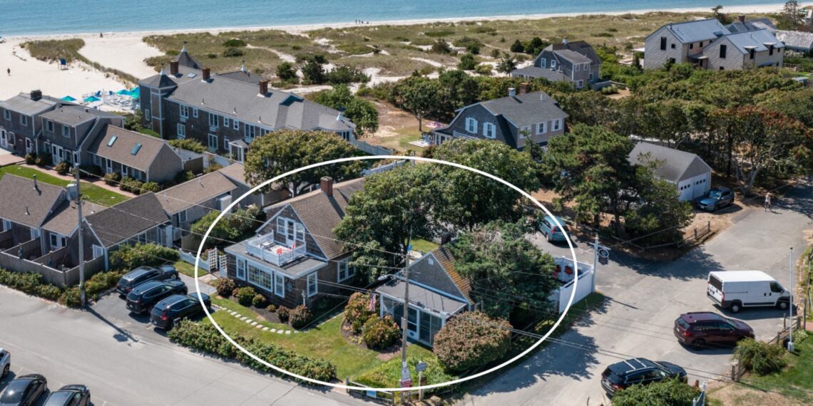 Two Cape Cod cottages close to the beach in Harwich Port